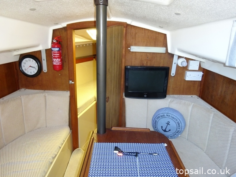 1988 Pegasus 700 (Shallow Fin Keel)