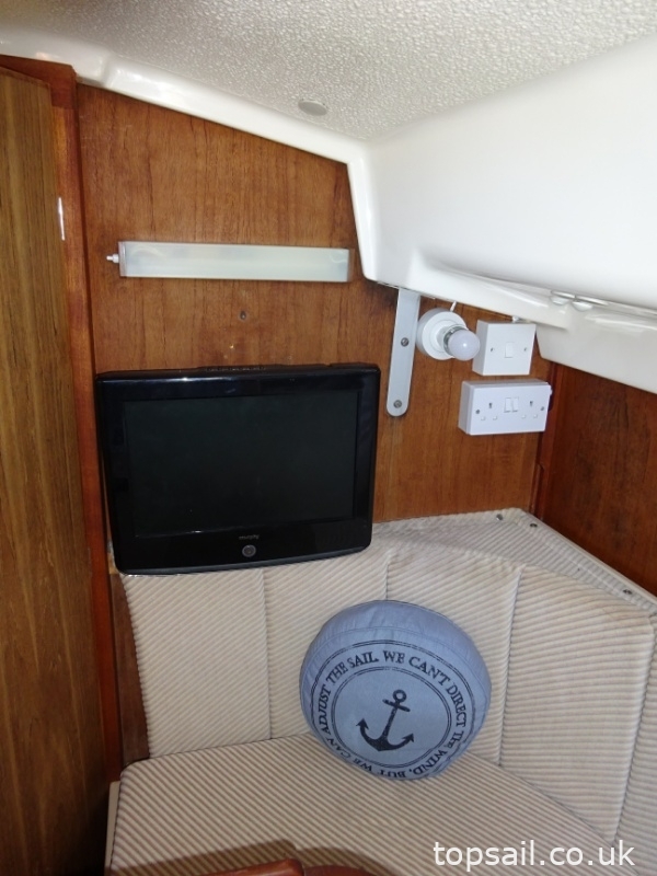 1988 Pegasus 700 (Shallow Fin Keel)