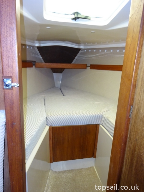 1988 Pegasus 700 (Shallow Fin Keel)