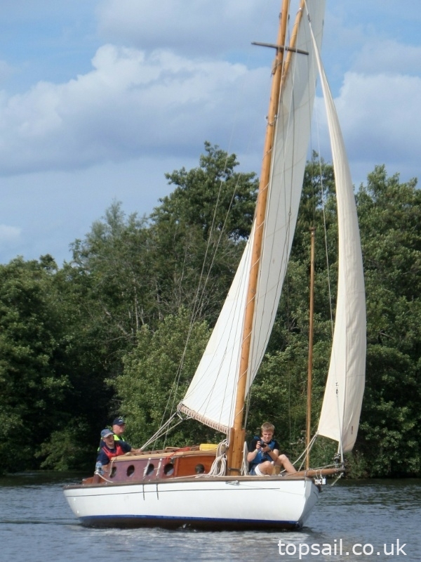 1995 Easticks 28 River Cruiser