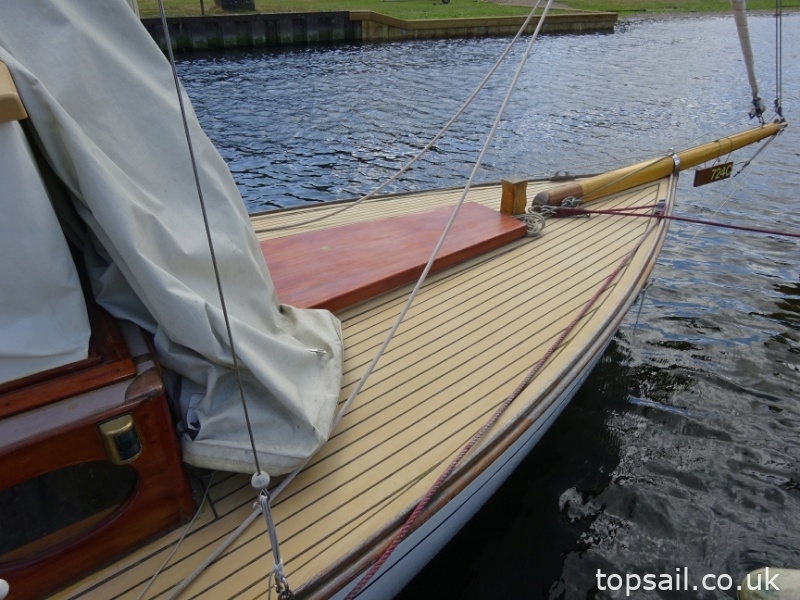 1995 Easticks 28 River Cruiser