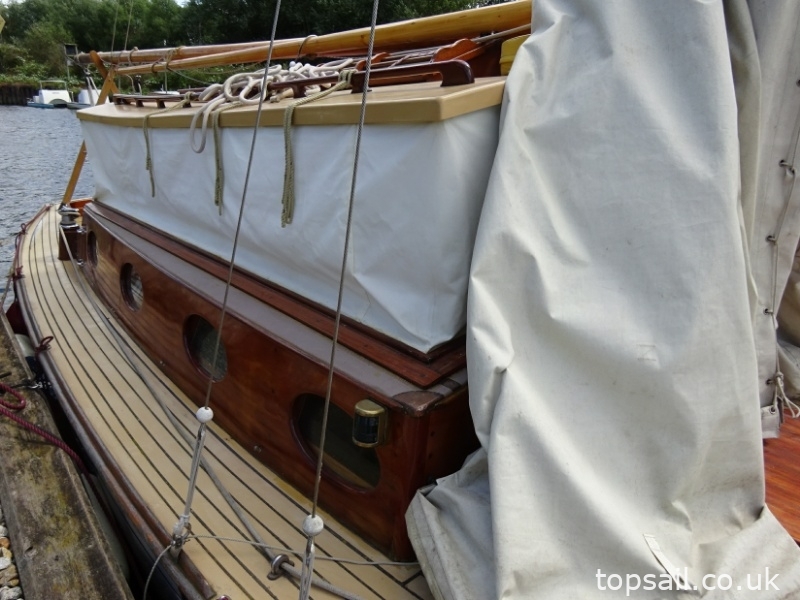 1995 Easticks 28 River Cruiser