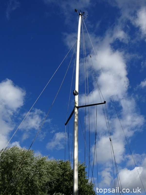 1987 Pegasus 700 (Shallow Fin Keel)