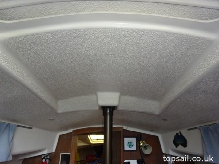 1987 Pegasus 700 (Shallow Fin Keel)
