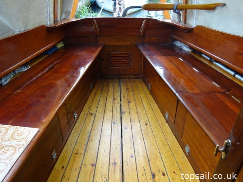 1930 Powles 32 River Cruiser Class