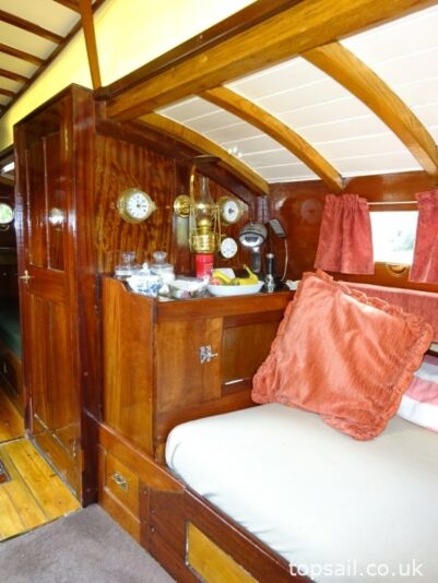 1930 Powles 32 River Cruiser Class