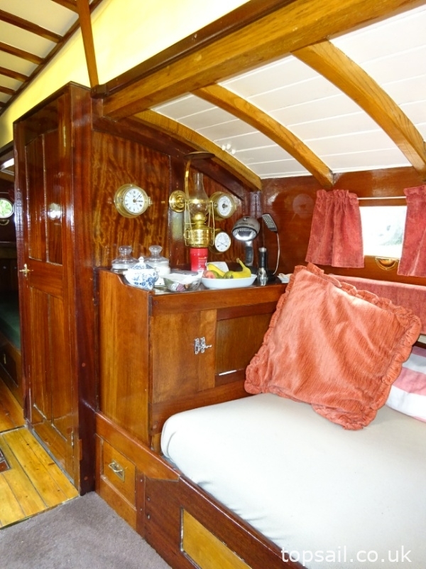 1930 Powles 32 River Cruiser Class