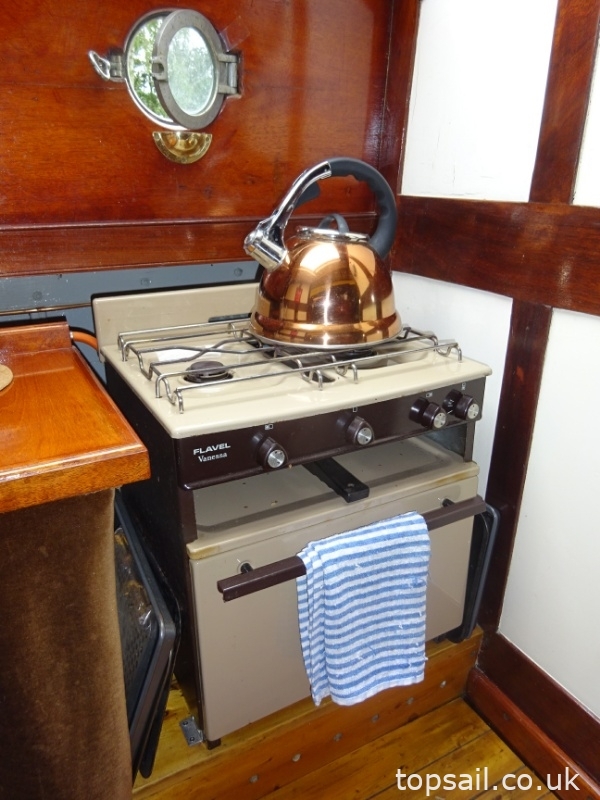 1930 Powles 32 River Cruiser Class