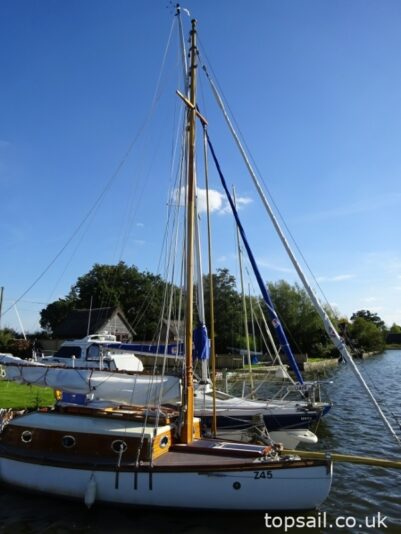 1982 River Cruiser Class Yacht (GRP Farrington 25 hull)