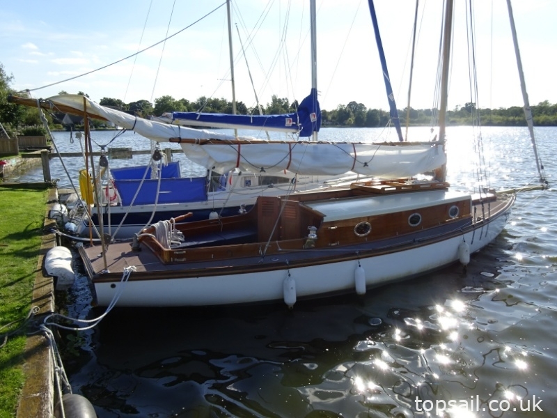 1982 River Cruiser Class Yacht (GRP Farrington 25 hull)