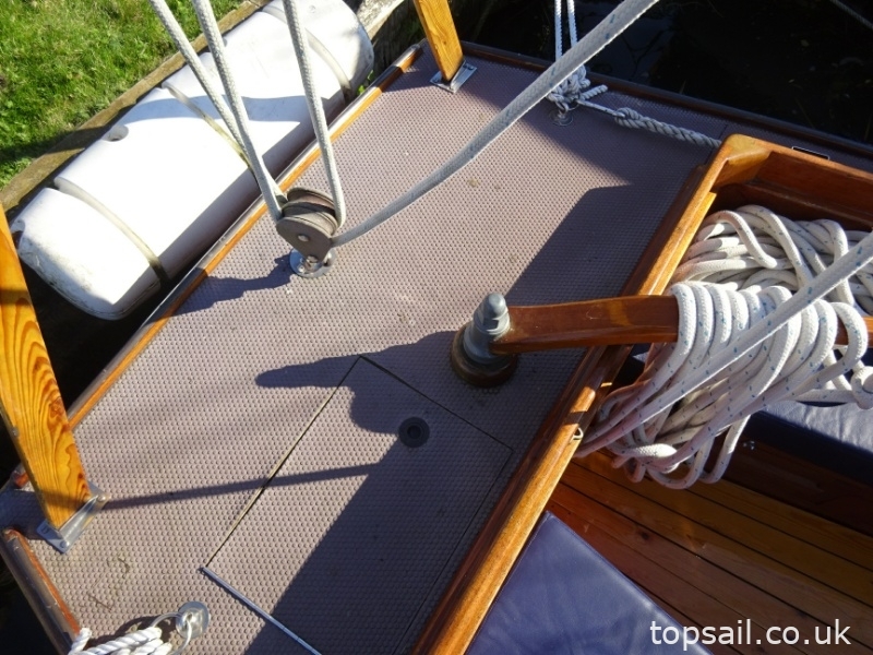1982 River Cruiser Class Yacht (GRP Farrington 25 hull)