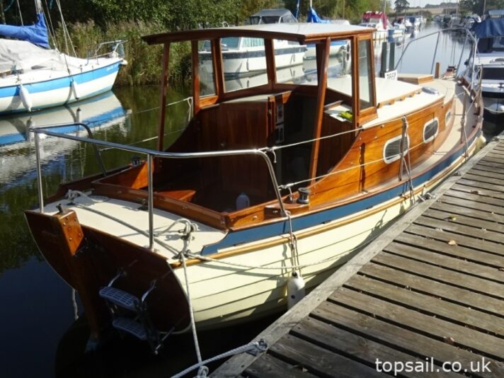 1990 Finesse 24 Motor Cruiser