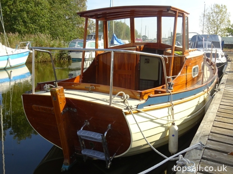 1990 Finesse 24 Motor Cruiser