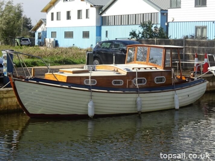 1990 Finesse 24 Motor Cruiser