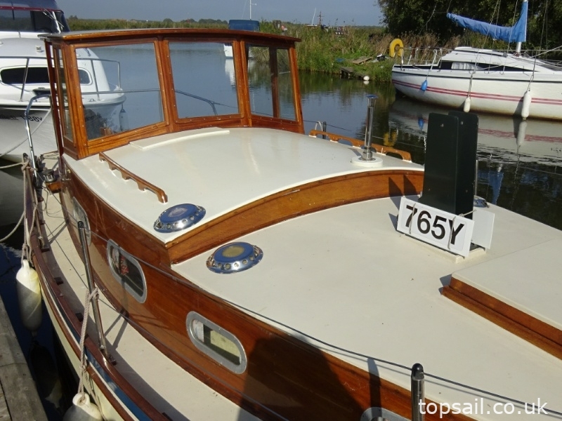 1990 Finesse 24 Motor Cruiser