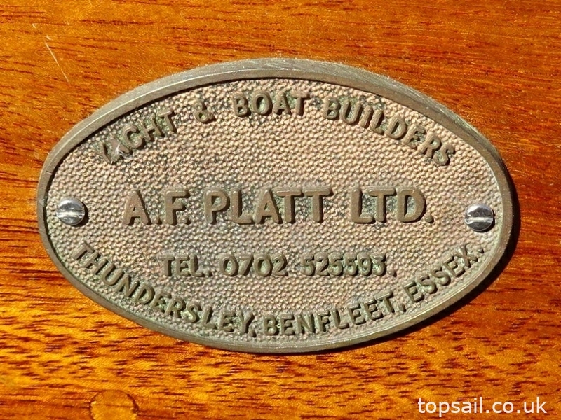 1990 Finesse 24 Motor Cruiser