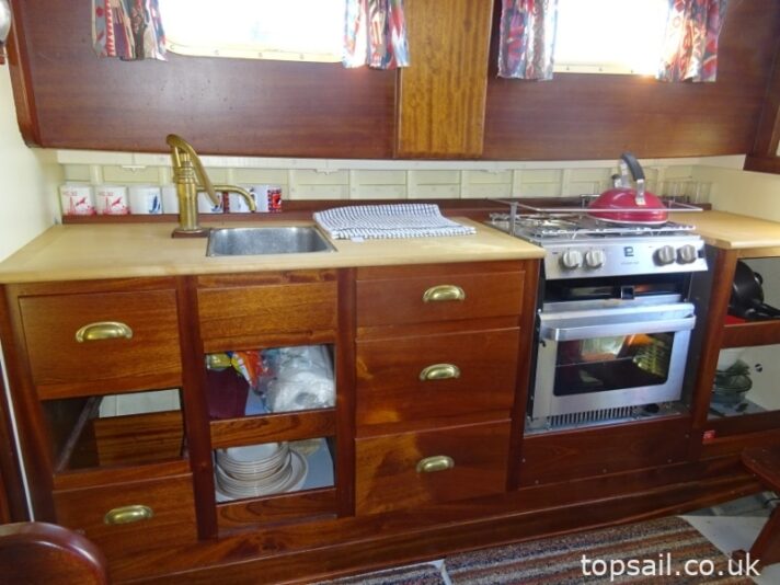 1990 Finesse 24 Motor Cruiser