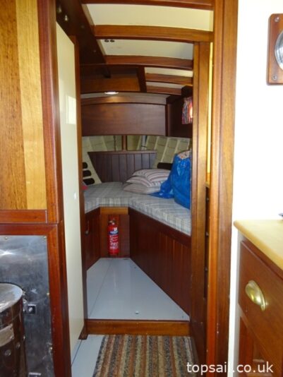 1990 Finesse 24 Motor Cruiser