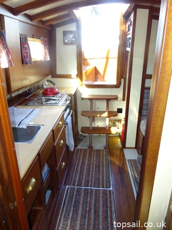 1990 Finesse 24 Motor Cruiser