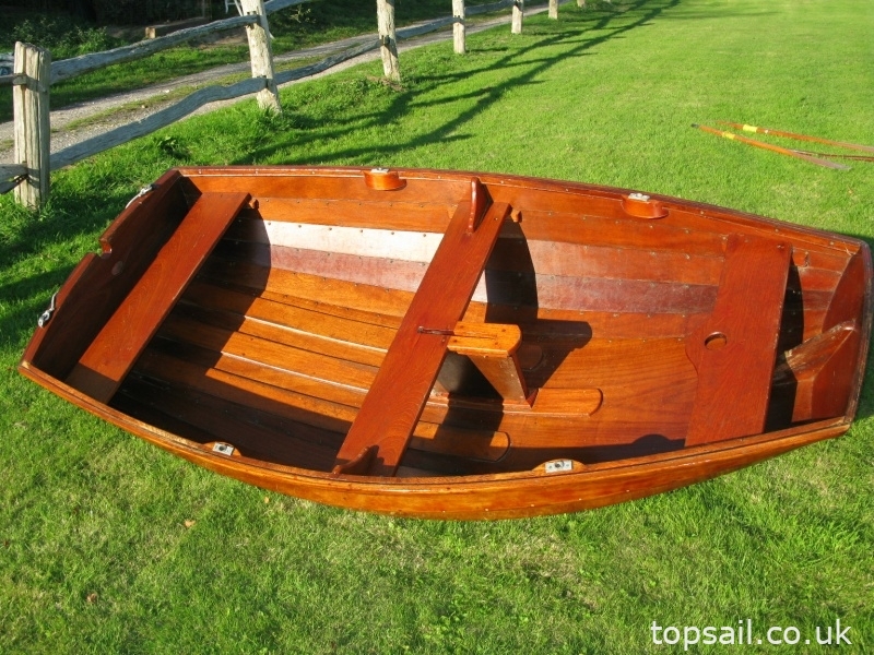 Clinker Lug Sail Dinghy