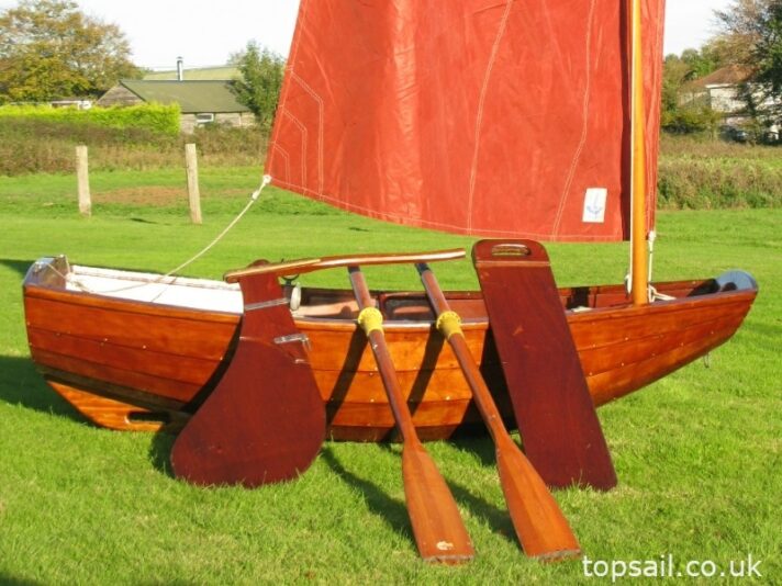 Clinker Lug Sail Dinghy