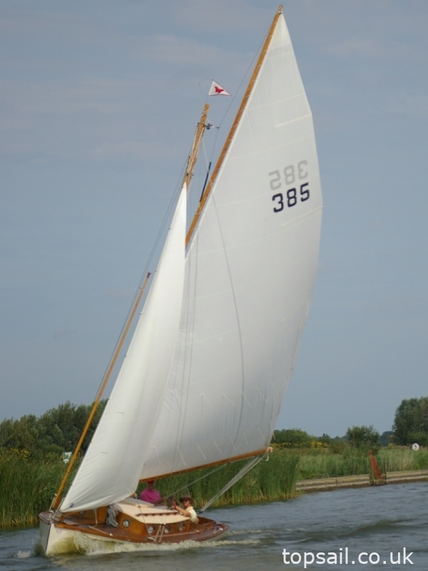 2004 Unique River Cruiser Class Sailing Cruiser