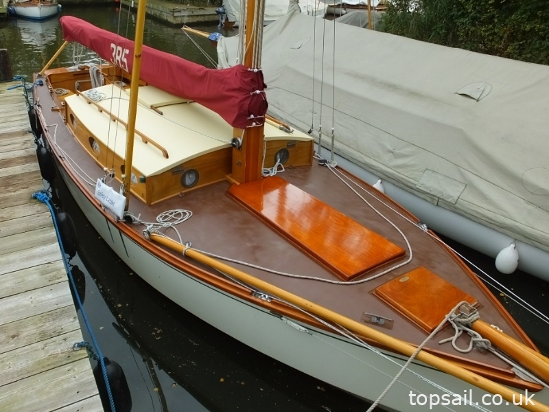 2004 Unique River Cruiser Class Sailing Cruiser