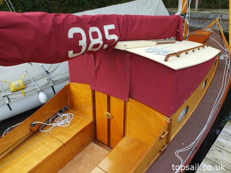 2004 Unique River Cruiser Class Sailing Cruiser