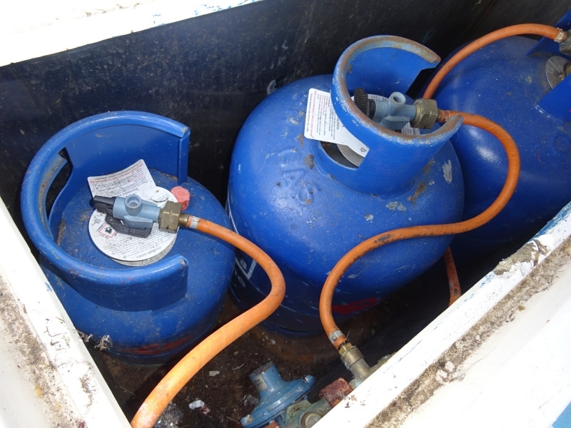 1990 Aquafibre 32