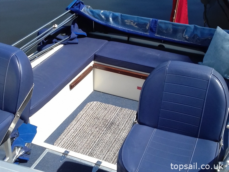 Classic 27 Aft Cockpit Motor Cruiser