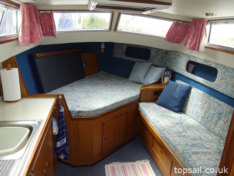 Classic 27 Aft Cockpit Motor Cruiser