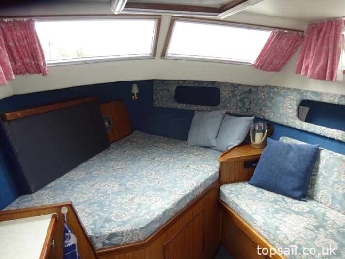 Classic 27 Aft Cockpit Motor Cruiser