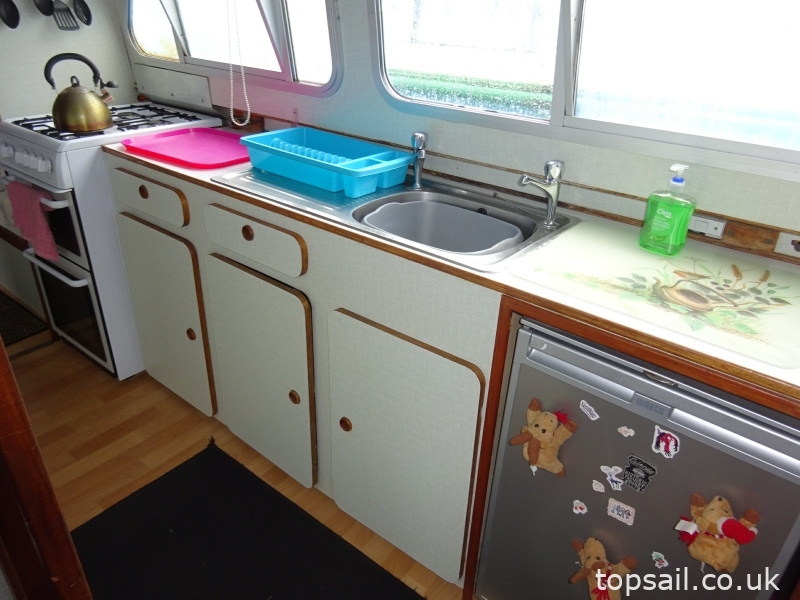 1977 Broom Cruisemaster 44