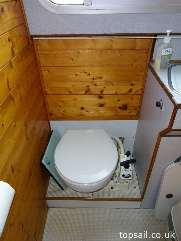 1977 Broom Cruisemaster 44