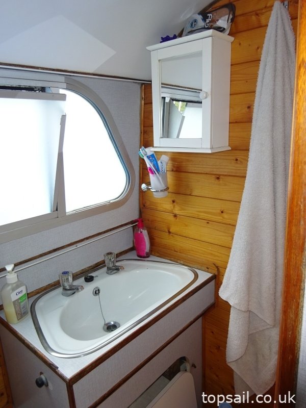 1977 Broom Cruisemaster 44