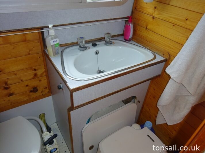 1977 Broom Cruisemaster 44
