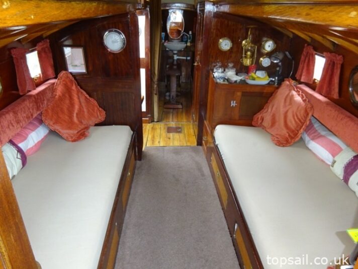 1930 Powles 32 River Cruiser Class