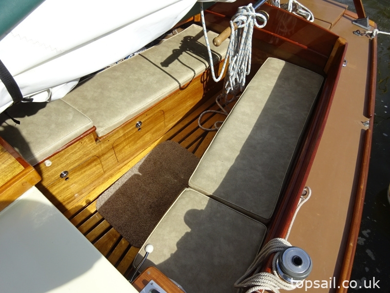 1988 Farrington 25 RCC (Trailer Available)