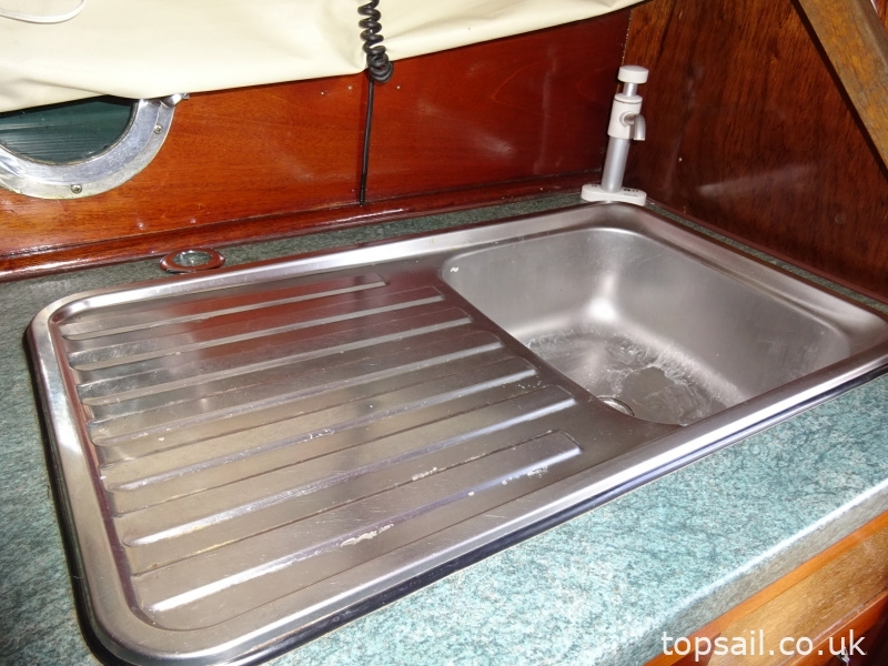 1988 Farrington 25 RCC (Trailer Available)