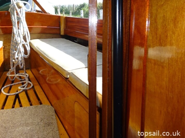 1988 Farrington 25 RCC (Trailer Available)