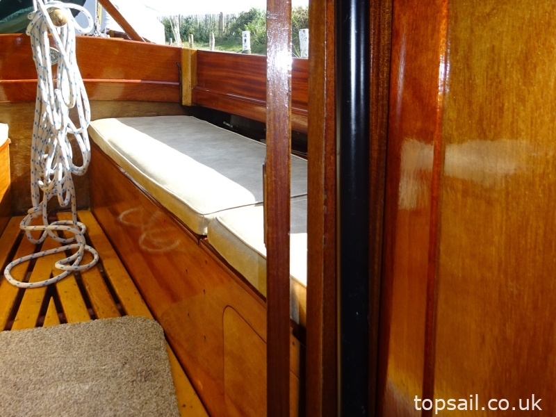 1988 Farrington 25 RCC (Trailer Available)