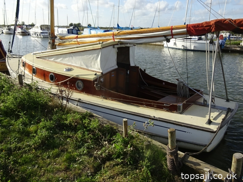 1985 Elanco 28 / Landamore 28 Broads Yacht (GRP Hull)
