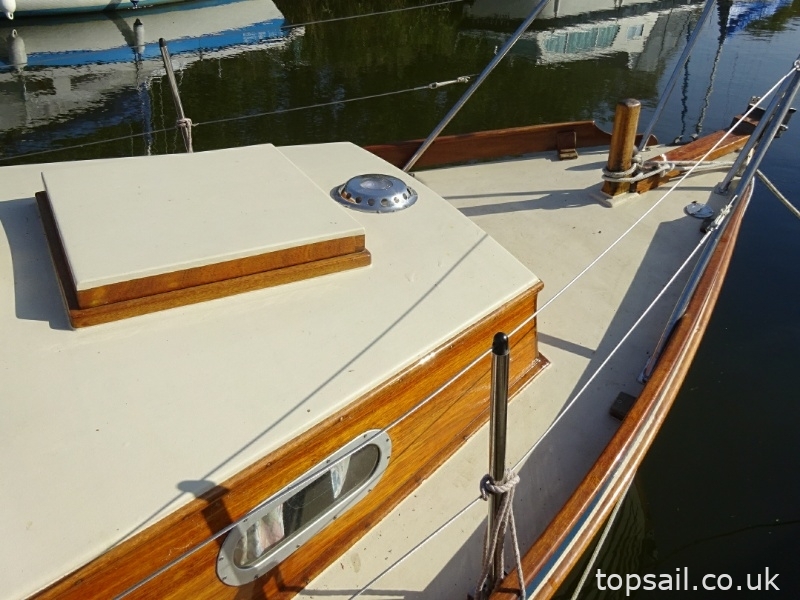 1990 Finesse 24 Motor Cruiser