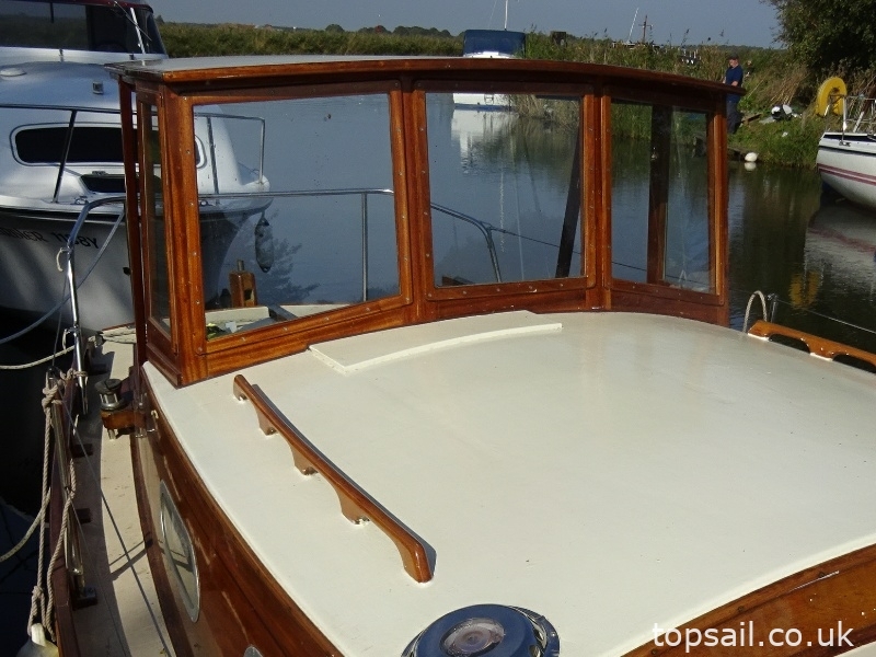 1990 Finesse 24 Motor Cruiser
