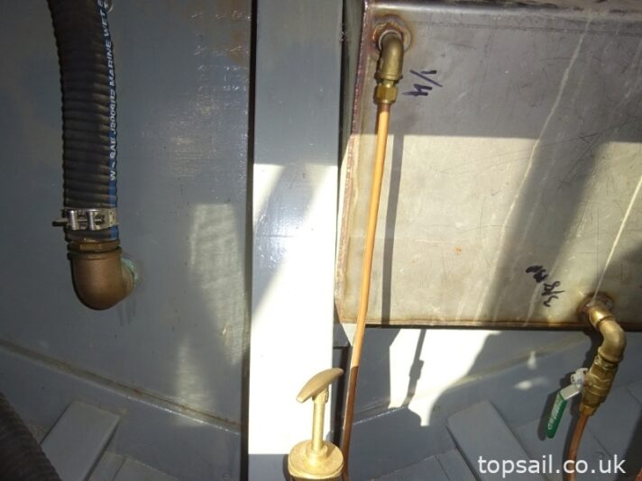 1990 Finesse 24 Motor Cruiser