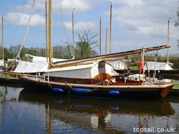 1998 Native 31 River Cruiser Class Yacht