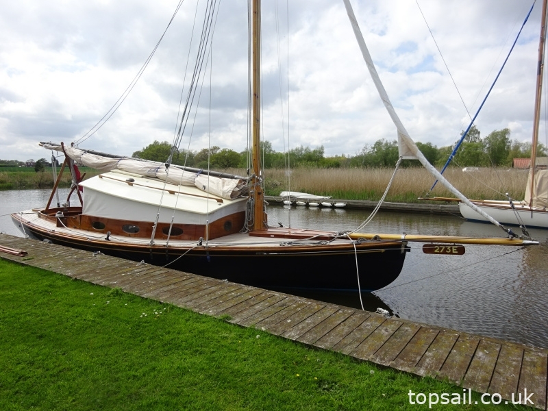 1998 Native 31 River Cruiser Class Yacht