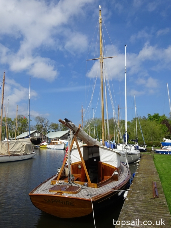 1998 Native 31 River Cruiser Class Yacht