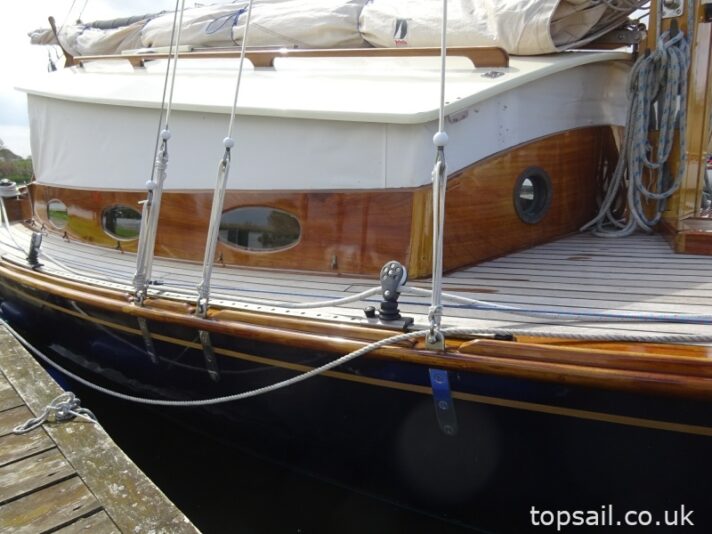 1998 Native 31 River Cruiser Class Yacht