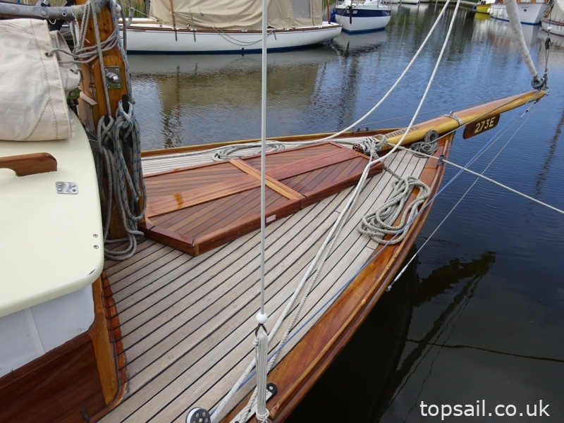 1998 Native 31 River Cruiser Class Yacht
